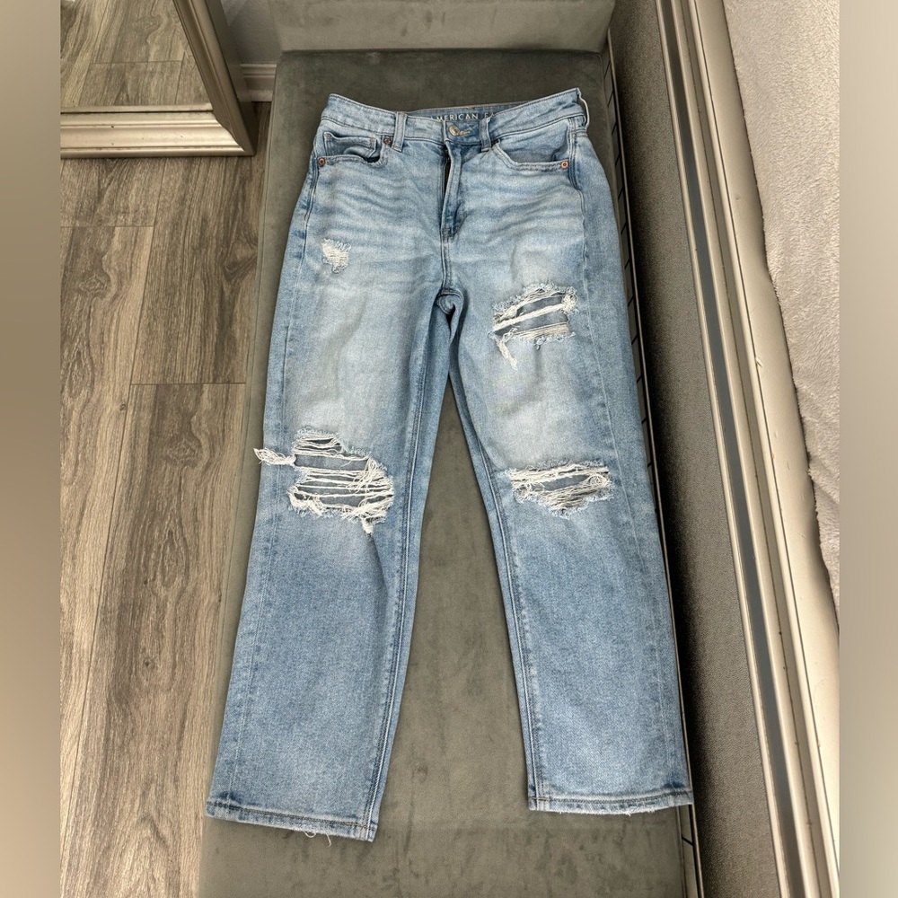 American eagle mom straight light blue jeans